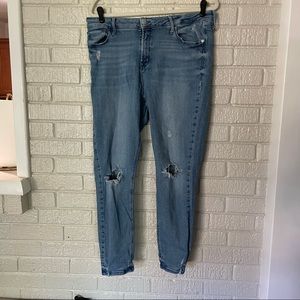 Old Navy Size 14 Super Skinny Rockstar High Rise Distressed Ripped Jeans